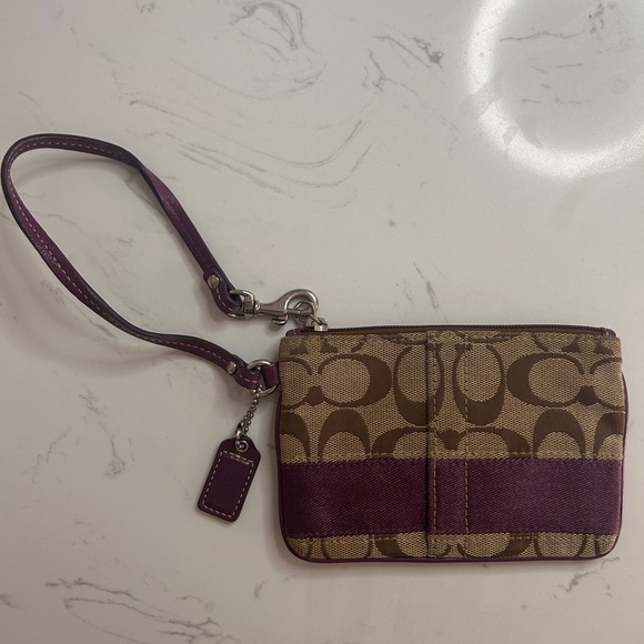 Coach Vintage Wristlet- EUC - Picture 2 of 15